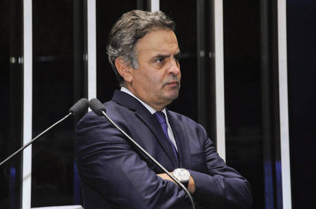 Aécio é investigado por receber vantagens indevidas