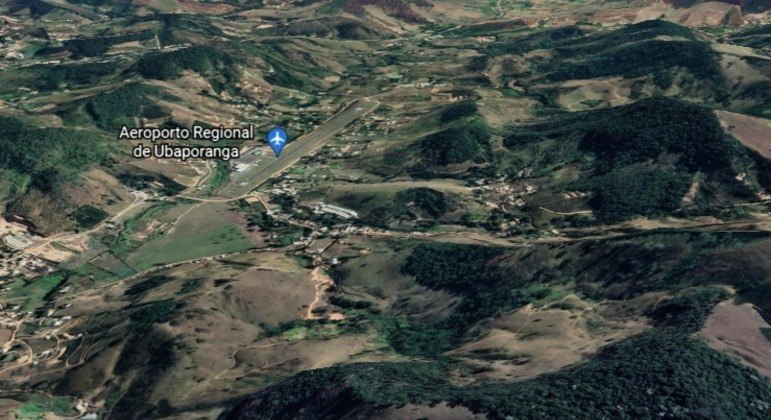 Aeroporto de Caratinga: pista entre morros