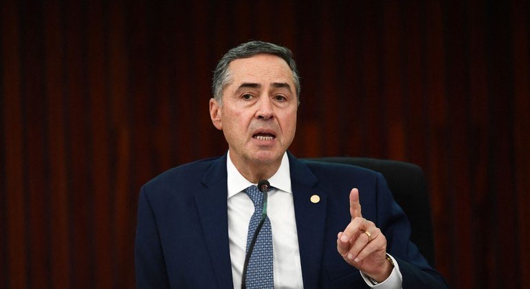 Ministro Luís Roberto Barroso durante sessão do Tribunal Superior Eleitoral