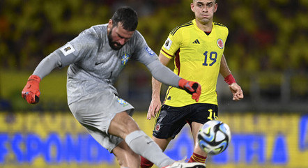 Alisson foi titular depois que Ederson foi desconvocado
