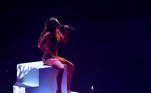 Antes de receber o prêmio, Anitta se apresentou no palco do VMA