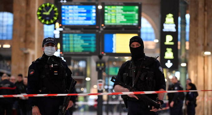 Seis pessoas foram esfaqueadas na principal estação de trem de Paris