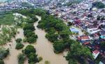Imagem aérea mostra a situação de Itapetinga, na Bahia, com a inundação