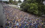 Os argentinos lotaram os arredores do estádio e fizeram um verdadeiro mar azul e amarelo no Rio de Janeiro