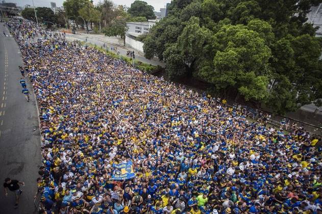Os argentinos lotaram os arredores do estádio e fizeram um verdadeiro mar azul e amarelo no Rio de Janeiro