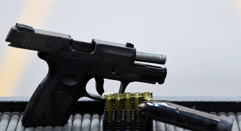 Arma em um clube de tiro em Brasília
