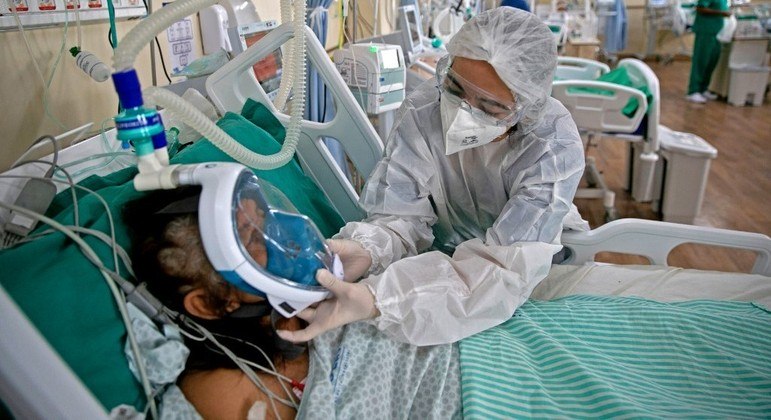 Profissionais da enfermagem estão na linha de frente do combate à pandemia de covid-19