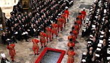 Cortejo com caixão de Elizabeth 2ª deixa palácio em direção à Abadia de Westminster; assista ao vivo