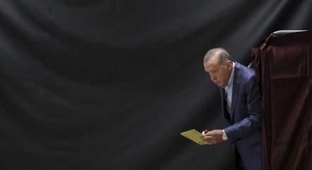 AFP – Erdogan vota em eleição na Turquia