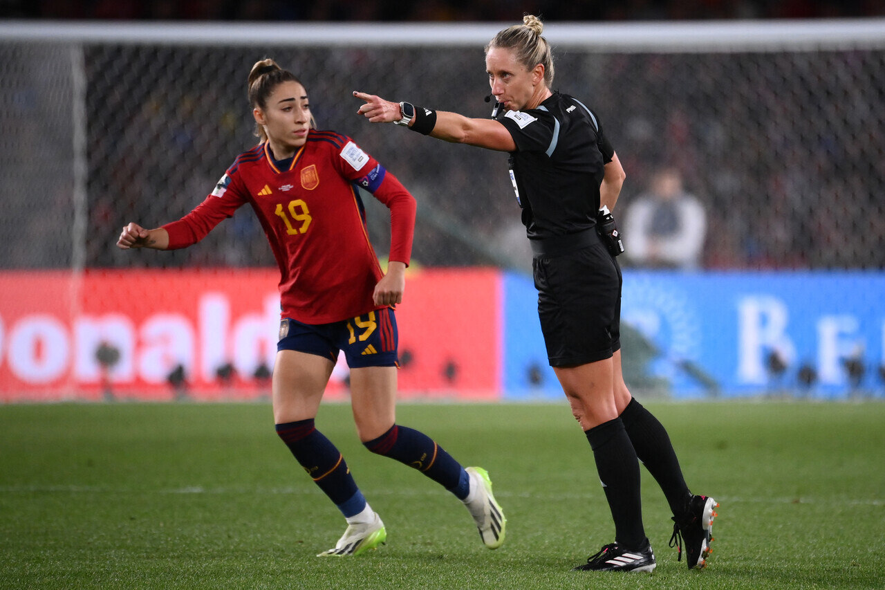 Espanha vence a Inglaterra por 1 x 0 e é campeã do mundo de futebol  feminino – Tribuna Norte Leste