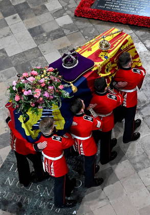 Cerimônia terminou com pouco mais de uma hora de duração na Abadia de Westminster