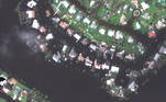 Imagem aérea mostra bairros inteiros alagados em North Port, na Flórida, depois da passagem do furacão Ian