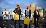 BRITAIN-UN-CLIMATE-COP26
Oil Heads, climate activists from the Ocean Rebellion group, demonstrate outside the INEOS intergrated refinery and petrochemicals centre plant in Grangemouth, Scotland, during the COP26 UN Climate Change Conference taking place in Glasgow, on November 2, 2021. World leaders meeting at the COP26 climate summit in Glasgow will issue a multibillion-dollar pledge to end deforestation by 2030 but that date is too distant for campaigners who want action sooner to save the planet's lungs.
Ben STANSALL / AFP