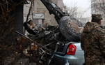 Um helicóptero caiu na manhã de quarta-feira (18) e atingiu uma escola infantil nos arredores de Kiev, capital da Ucrânia, deixando ao menos 18 mortos. Entre as vítimas, estava o ministro do Interior da Ucrânia, Denis Monastirski, e seu primeiro vice, Yevgeny Enin