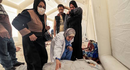 Ontem, ataque a hospital Ahli Arab matou centenas