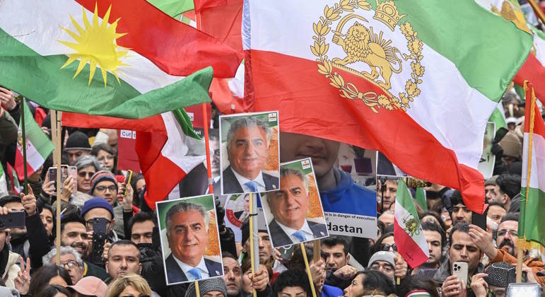 Manifestações contra o Irã ganharam as ruas dentro e fora do país, onde impera uma ditadura