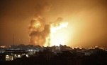 O grupo terrorista Hamas lançou neste sábado (7) uma ofensiva contra Israel, que reagiu imediatamente. Em resposta ao ataque, o primeiro-ministro, Benjamin Netanyahu, afirmou que o Exército israelense utilizará 'todo o seu poder' para destruir o Hamas e pediu aos palestinos que abandonem a Faixa de Gaza