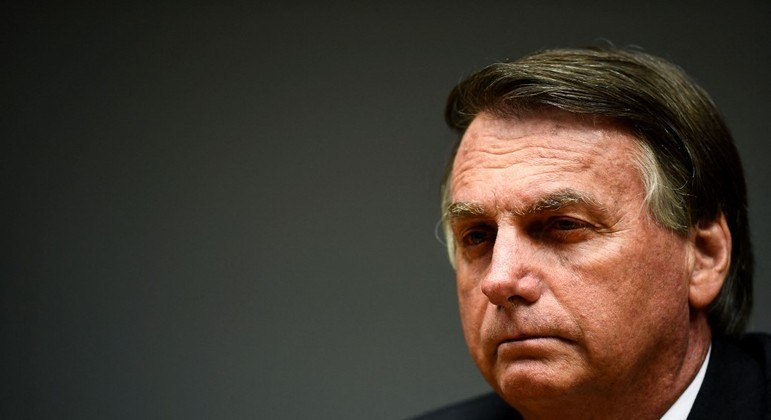 Bolsonaro vai assinar filiação ao PL no dia 22, diz Valdemar Costa Neto