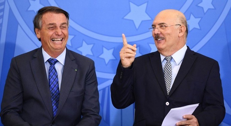 Ministro da Educação ao lado de Jair Bolsonaro
