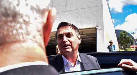 Ex-presidente Jair Bolsonaro ao deixar a PF