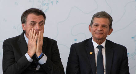 Bolsonaro e o presidente da Petrobras, Joaquim Silva e Luna
