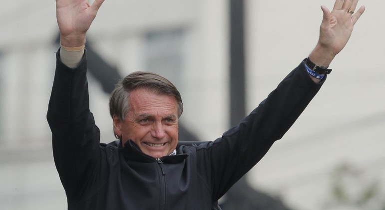 Jair Bolsonaro chega ao segundo turno, provando que as pesquisas estavam erradas