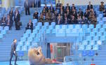 A excursão de Kim Jong-un à Rússia terminou nesta segunda-feira (18) e contou com os 'sinceros agradecimentos' do ditador ao colega Vladimir Putin. Hoje, agências de notícias da Coreia do Norte publicaram fotos de Kim Jong-un, já em casa, nos passeios que fez, como a ida ao Aquário de Vladivostok, onde acompanhou um show de uma morsa amestrada