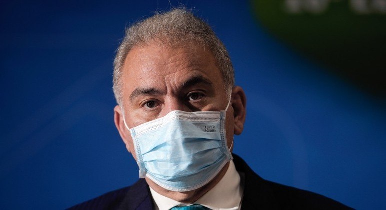 Queiroga demonstrou irritação ao ser questionado pela imprensa sobre decisão da Anvisa 
