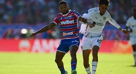 Marinho perdeu gol ainda no primeiro tempo de jogo