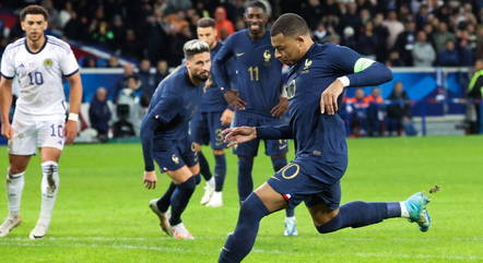 Mbappé fez um dos gols da goleada francesa
