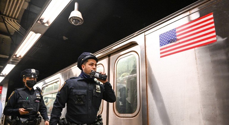 Polícia de Nova York identificou o homem que atirou no metrô