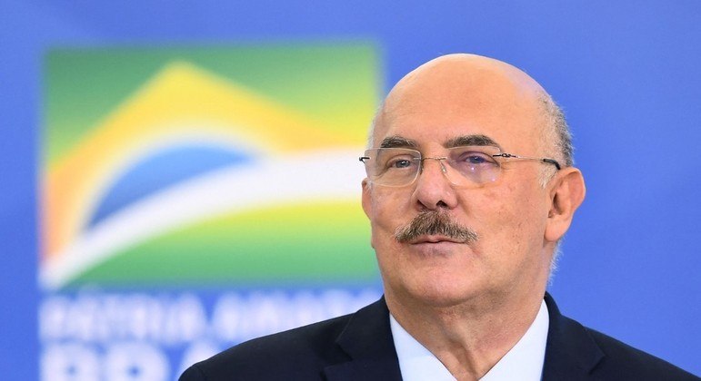 Milton Ribeiro, ex-ministro da Educa&ccedil;&atilde;o de Jair Bolsonaro, foi preso sob suspeita de corrup&ccedil;&atilde;o