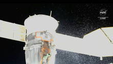 Nave espacial russa danificada por meteorito retorna à Terra