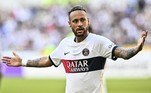 1. Neymar JrAlém de ser a transferência mais cara da história, com a ida ao PSG por 222 milhões de euros, o atacante agora é também o que mais movimentou dinheiro. Somada a saída do Santos para o Barça (88 milhões de euros), a ida para o clube francês e, agora, ao Al-Hilal, Neymar administrou 400 milhões de euros – cerca de R$ 2,1 bilhões. Além da liderança, ele é o único que conseguiu chegar à casa dos dois bilhões