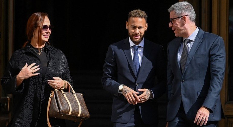 Neymar foi absolvido nesta terça-feira pela Justiça espanhola
