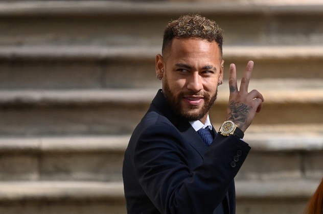 FBL-SPAIN-BRAZIL-TRIAL
Paris Saint-Germain's Brazilian forward Neymar gestures as he leaves after attending a hearing at the courthouse in Barcelona on October 18, 2022, on the second day of his trial. Brazil superstar Neymar said his manager father always handled his contracts as he took the stand at his trial over alleged irregularities in his transfer to Barcelona in 2013. He also said he did not remember if he took part in the negotiations which led to an agreement sealed in 2011 with Barcelona over his transfer two years later to the Catalan side from Brazilian club Santos.
Josep LAGO / AFP
