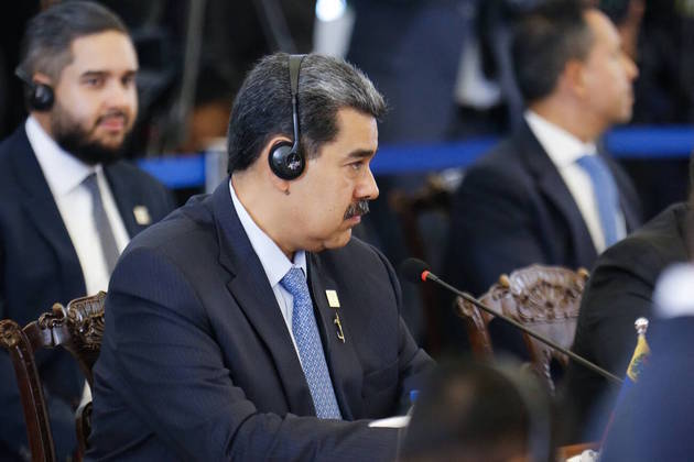 Além de Maduro, a cúpula de Brasília também conta com a presença dos presidentes da Argentina, Alberto Fernández; da Bolívia, Luis Arce; do Chile, Gabriel Boric; da Colômbia, Gustavo Petro; do Equador, Guillermo Lasso; da Guiana, Irfaan Ali; do Paraguai, Mario Abdo Benitez; do Suriname, Chan Santokhi; e do Uruguai, Luis Lacalle Pou