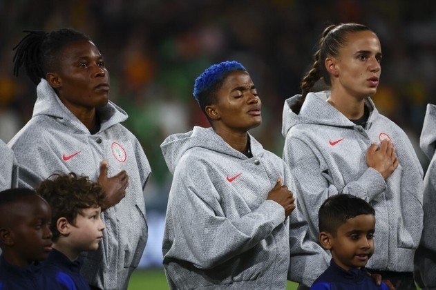 No outro jogo do grupo Nigéria e Irlanda se enfrentaram no estádio Lang Park, em Brisbane. O jogo terminou 0 a 0 e as africanas garantiram o segundo lugar no Grupo B, com cinco pontos
