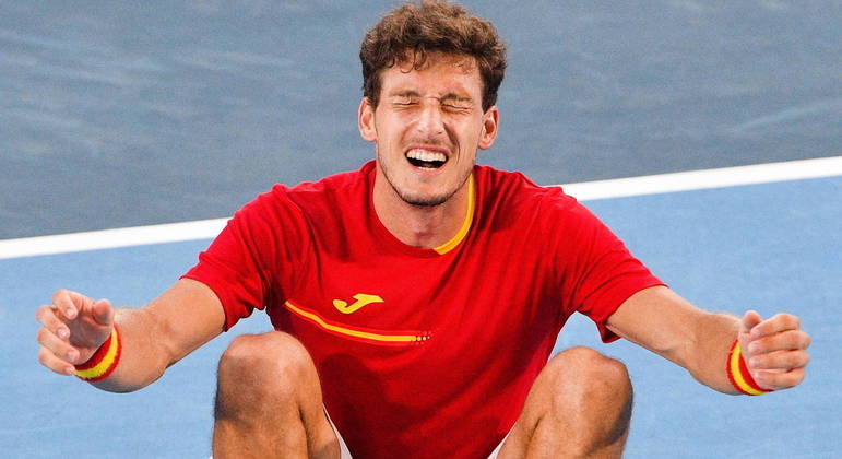 Carreño Busta, algoz de Novak Djokovic, comemora conquista do bronze em Tóquio 