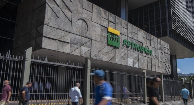 Petrobras afirma que ajustes no preço dos produtos seguem as suas políticas comerciais vigentes