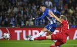 Mais tarde, às 17h, o Porto e o Royal Antwerp entraram em campo no estádio do Dragão, e quem se deu melhor foram os portugueses. Evanilson e Pepê, convocado por Fernando Diniz para os próximos jogos do Brasil nas Eliminatórias, fizeram os gols da partida