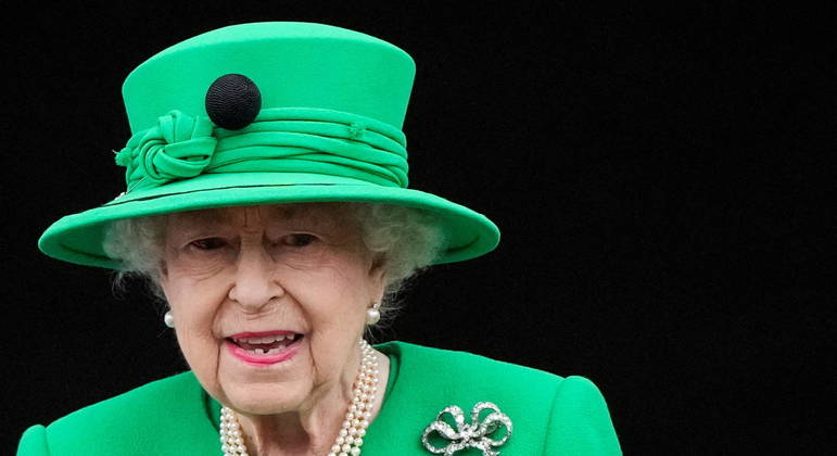 Rainha Elizabeth 2ª está sob supervisão médica e família real é chamada