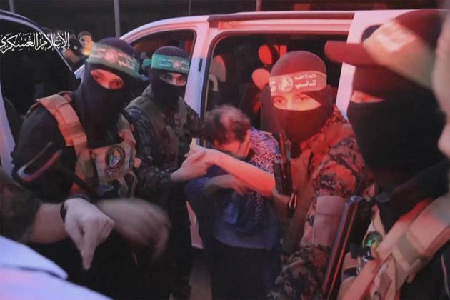 Em meio à pressão internacional, um acordo de trégua é assinado. As negociações previam a libertação de grupos de dez reféns nas mãos dos terroristas em troca de 30 prisioneiros palestinos em Israel