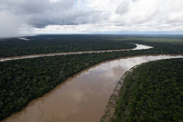 Temas recorrentes: vale revisar ou estudar assuntos que costumam cair no Enem com frequência, como ecologia, probabilidade e estatística e escravidão. Em cada área do conhecimento há um tema que se repete, daí a importância de fazer as provas de edições anteriores 