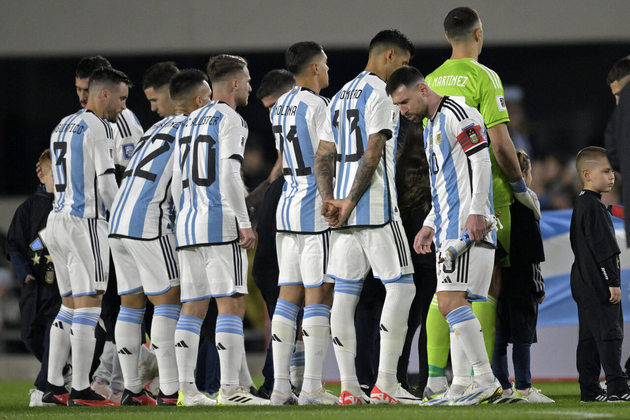 5º ArgentinaValor: 877,2 milhões de euros (R$ 4,64 bilhões)Principais jogadores: Messi, Enzo Fernándes e Mac AllisterClassificação na última Copa do Mundo (Catar): 1º