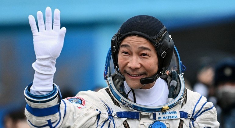 O bilionário japonês Yusaku Maezawa decolou nesta quarta-feira (8) rumo à Estação Espacial Internacional