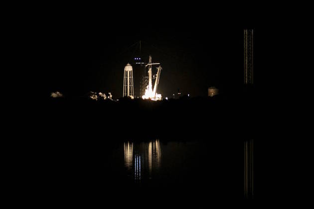 A cápsula deverá levar um dia até a Estação Espacial Internacional, um laboratório volante onde os astronautas vão fazer vários experimentos científicos a fim de conferir se alguns micro-organismos podem sobreviver e se reproduzir no espaço. A Estação Espacial é habitada permanentemente faz mais de 20 anos