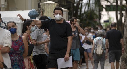 Rio tem aumento de casos, internações e fila de espera