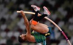 Brazil's Thiago Braz competes in the men's pole vault final during the Tokyo 2020 Olympic Games at the Olympic Stadium in Tokyo on August 3, 2021.
Ben STANSALL / AFP