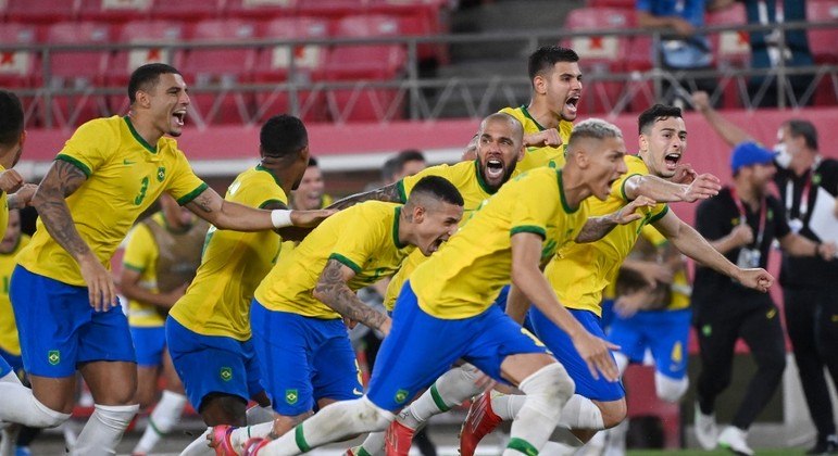 Brasil vence nos pênaltis, se vinga do México e busca bi olímpico